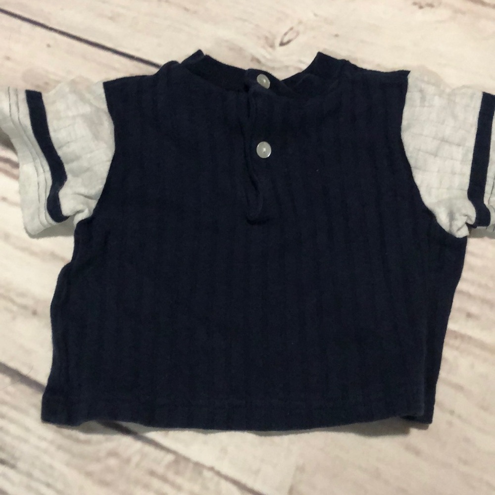 Short sleeve tee